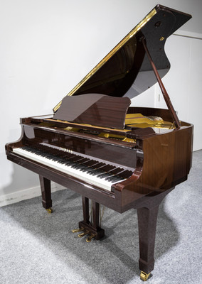 YAMAHA C1 GRAND PIANO MAHOGANY AROUND 30 YEARS OLD. 0% FINANCE