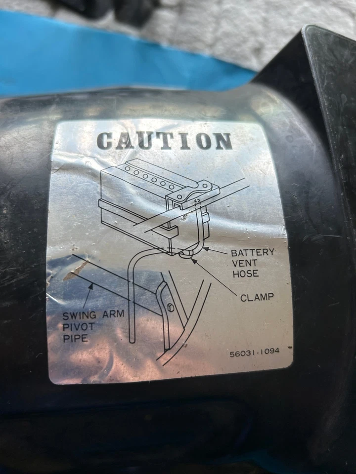 GUARDABARROS INTERIOR TRASERO KAWASAKI KZ750 LTD KZ750 KZ650 H, Foto 3 de 4