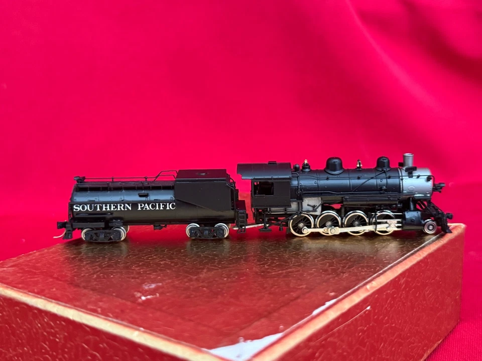 Oriental Limited Brass N Scale Southern Pacific C-8 2-8-0 Factory Painted - Image 4 of 4