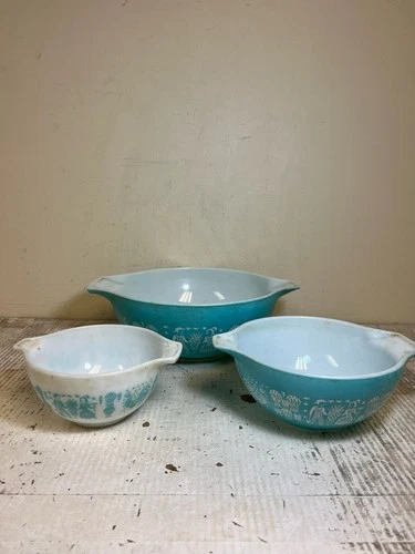 Pyrex White Blue Amish Butterprint Glass Glossy Finish Mixing Bowls Lot Of 3