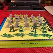 Vintage Plastic Army Men Soldiers Mixed Brands 1/32" approx. 29 Pieces Lot 138