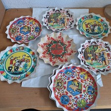 12 Alte Weihnachtsteller aus Pappe verschiedene Motive DDR-Kult