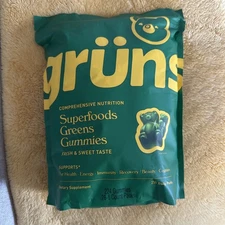 Gruns Adults Super Greens Gummies, Multivitamin Superfood Gummy Bears 28 Packs