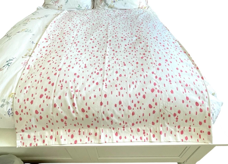 Paneles de cortina Pottery Barn Kid Marley Blackout 44”x 62” puntos rosados blancos. Set 2 Foto 2 de 4