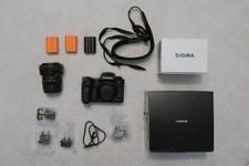 Fujifilm X-H2s Mirrorless Camera  Sigma 18-50mm F2.8 DC DN Contemporary Lens