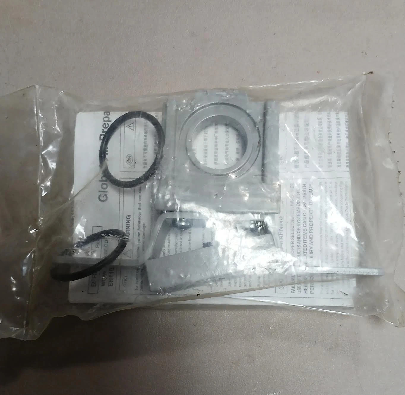 Parker P32KA00MT T-Bracket With Body Connector