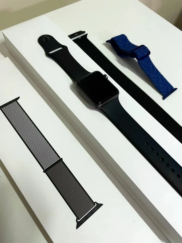 Apple Watch Series 3 Space Gray- Black y 3 correas buen estado  - Imagen 4 de 4