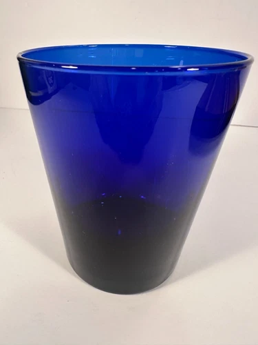 VTG set of 8 Libby cobalt blue water/tea glasses. Stamped L on the bottom.