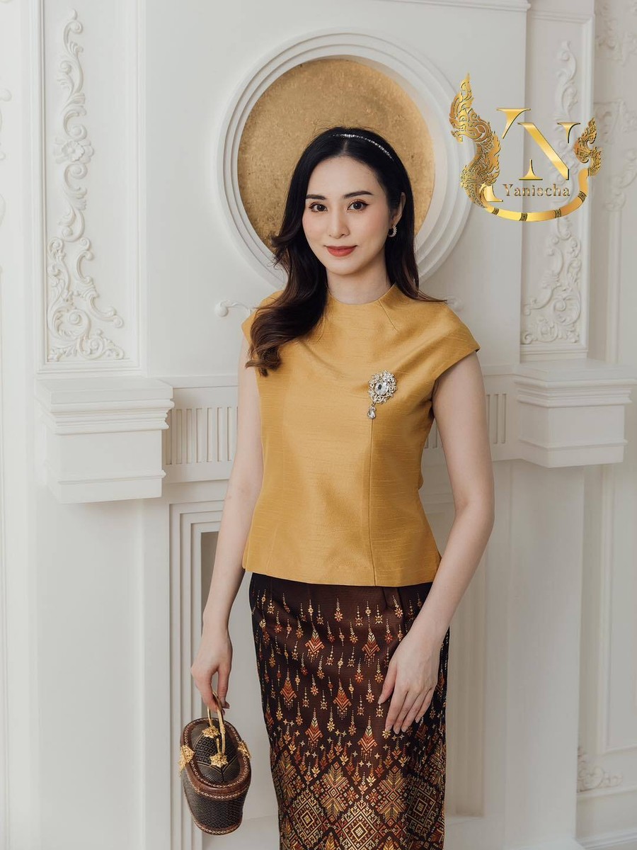 I AM MARI】Baunjeu Heart Neck Blouse Skirt Set I AM MARI