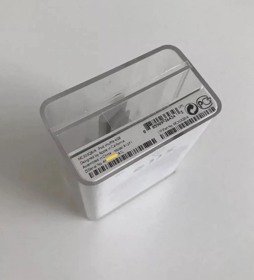 New Sealed Old Stock Apple iPod Shuffle 3rd Generation Stainless Steel 2009 - Image 4 of 4