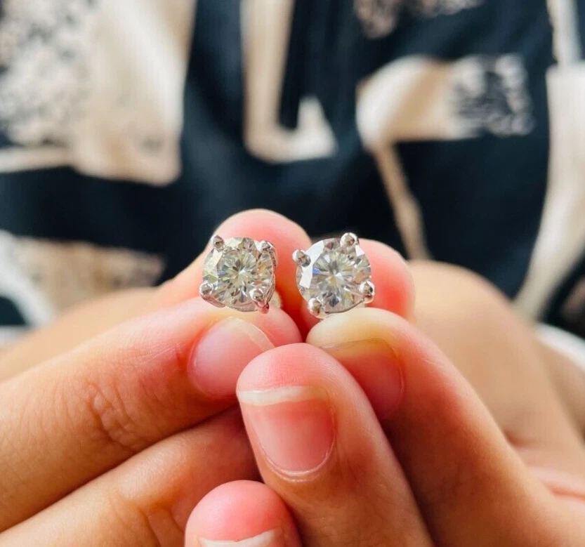 2,00 Ct. Tachuelas solitarias de diamantes grises de lujo tratadas en plata 925 Foto 3 de 3