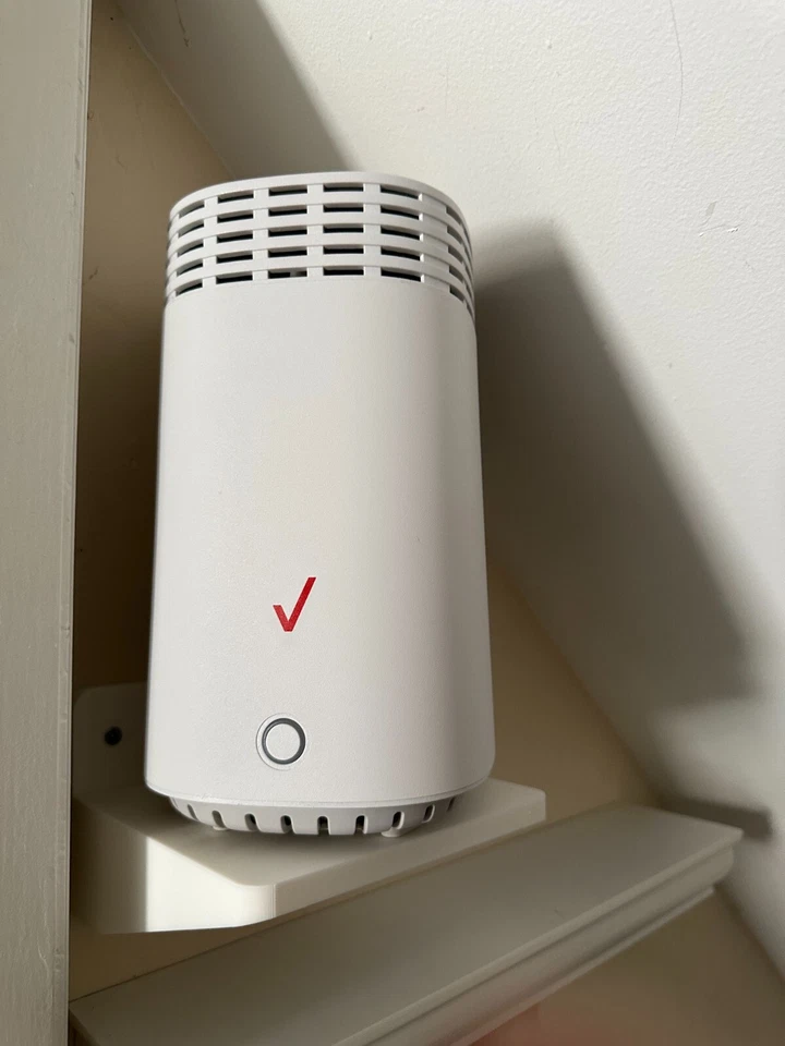 Sturdy Wall Mount Bracket for Verizon Fios Router Extenders G3100/G3200/E3200 - Image 4 of 4