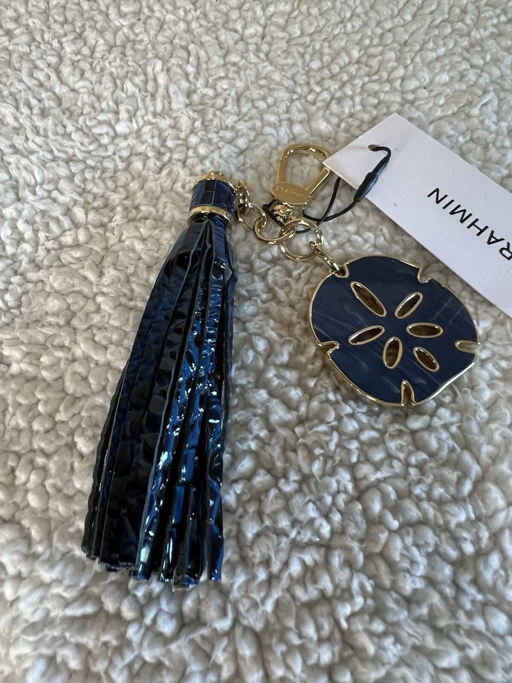 NUEVO CON ETIQUETAS Brahmin Zafiros Sand Dollar Cuero Borla Cartera Dije FOB