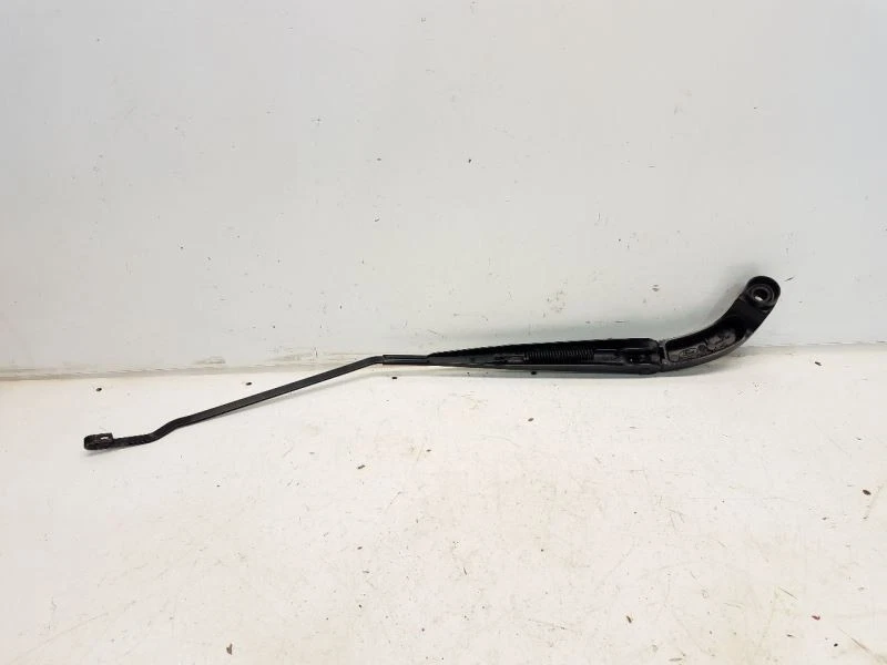 2000 Ford Taurus (Sedan) Passenger Right Wiper Arm  - Image 2 of 3