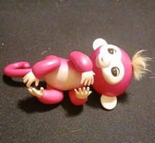 WowWee FINGERLINGS Exclusive Baby Monkey Fingerling AIMEE from Jungle Gym Set