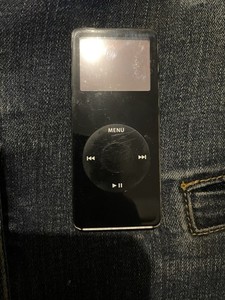 Apple iPod nano 1st Gen 1GB Black A1137 Click Wheel MP3/AAC Player
