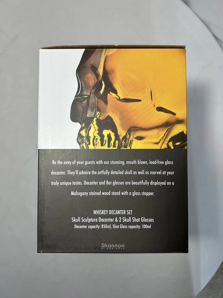 Jarra de whisky con calavera y 2 vasos de chupito con calavera Foto 2 de 4