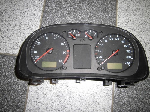 VW Golf 4 (Typ 1J) Tacho Kombiinstrument 1J0919881 138Tkm mit Bk