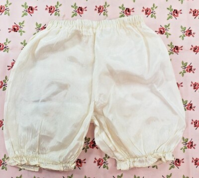 VINTAGE 9 1/2'' DOLL/ UNDERWARE BLOOMERS FRENCH GERMAN ANTIQUE BISQUE DOLL