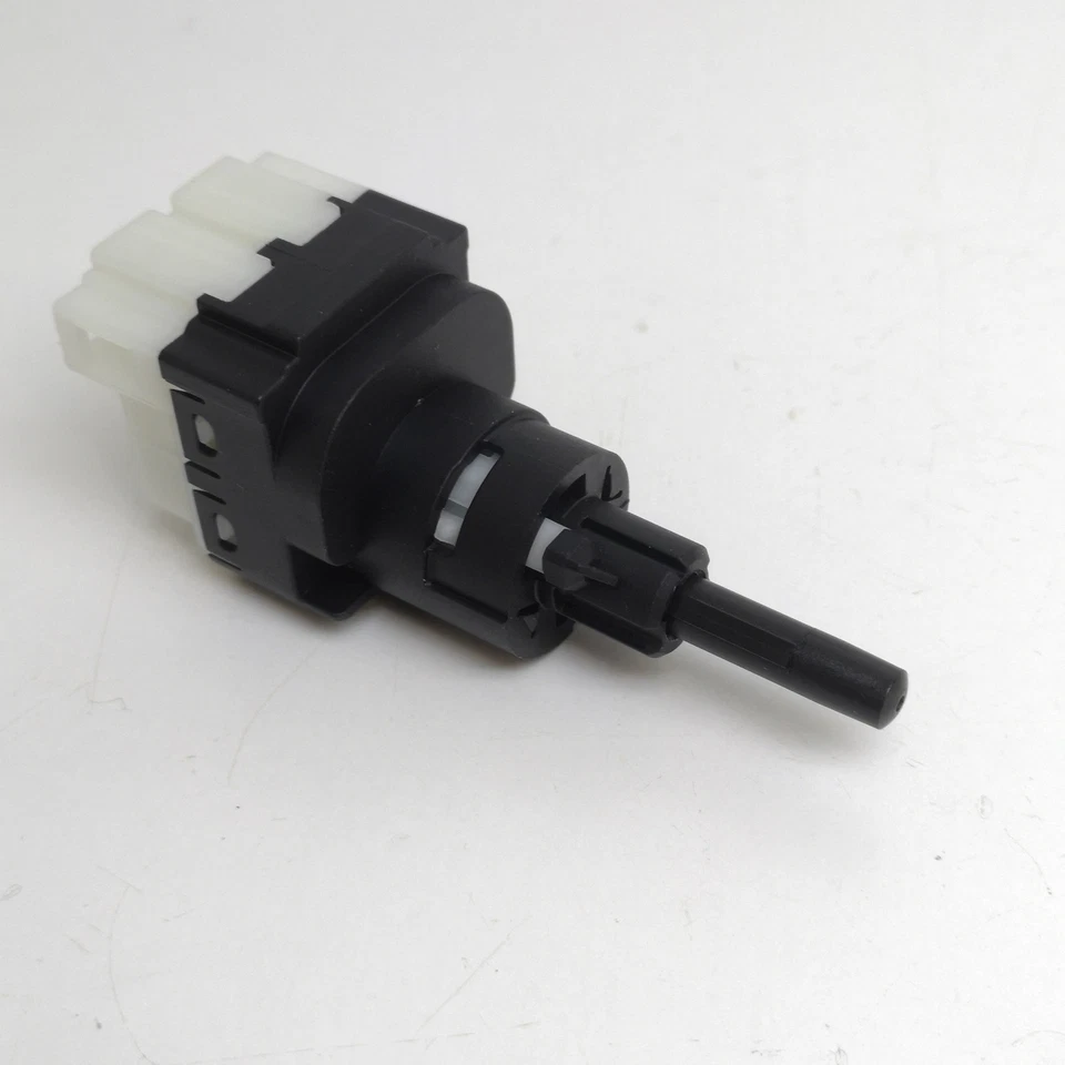 INTERRUTTORE LUCE FRENO AUDI A3 - A4 - A6 - A8 -Q7 - R8 FACET PER 1K2945511 - Imagen 3 de 4