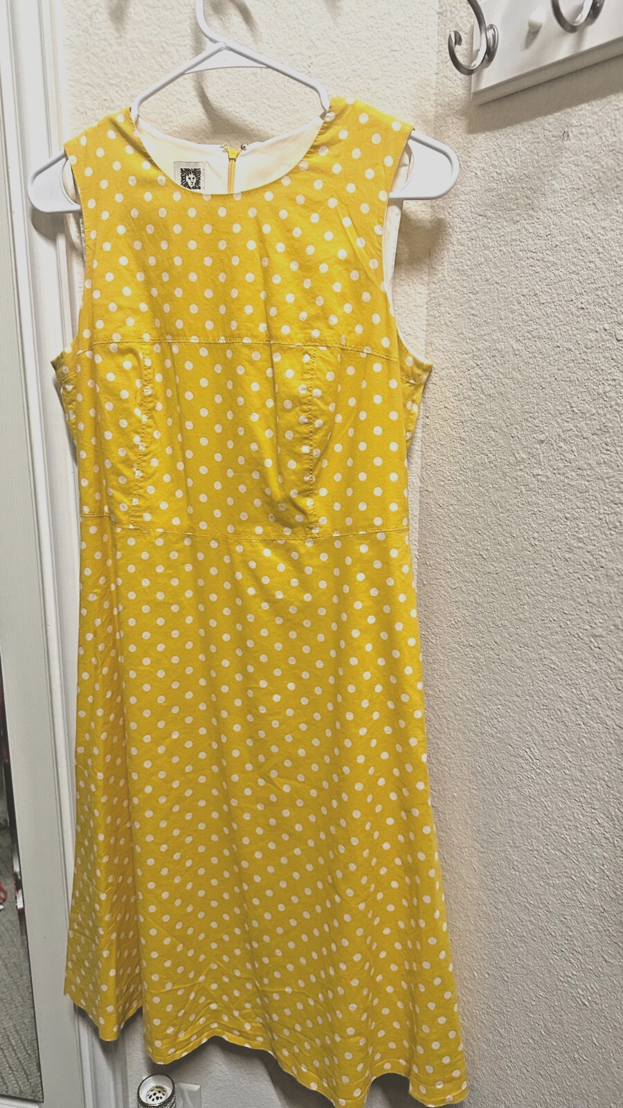 Picture 2 of 8