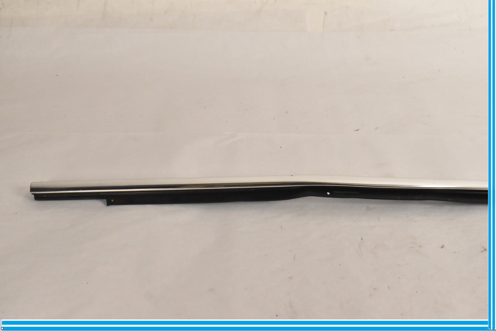 Maserati Quattroporte 2014-2020 Front Right Window glass seal