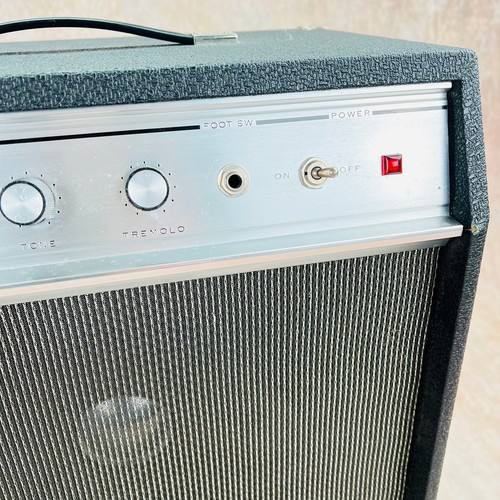 Univox U-45B 10w 1x12" Combo with Tremolo 1967 - Black - Picture 4 of 14