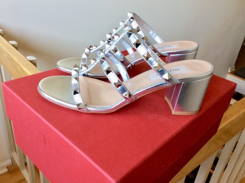 Women’s Valentino Garavani Rockstud City Sandals shoes Silver Metallic Sz 36 NIB - Picture 4 of 8