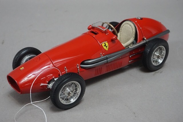 1:18 CMC M-056 Ferrari 500 F2 Der Doppelweltmeister 1953 1:18 CMC M-056 Ferrari 500 F2 Der Doppelweltmeister 1953