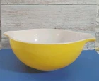 PYREX 443 Yellow Cinderella 2 1/2 Qt Nesting Mixing Bowl #29 Made In USA