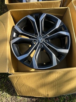 RAV4 純正ホイール　niena 20