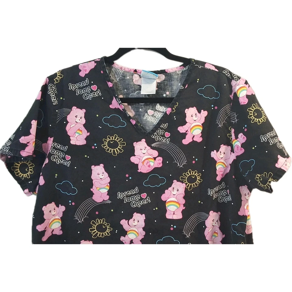 Blusa Médica Care Bears Rosa Cheer Bear Para Mujer Mediana* Negra Arco Iris Foto 3 de 4