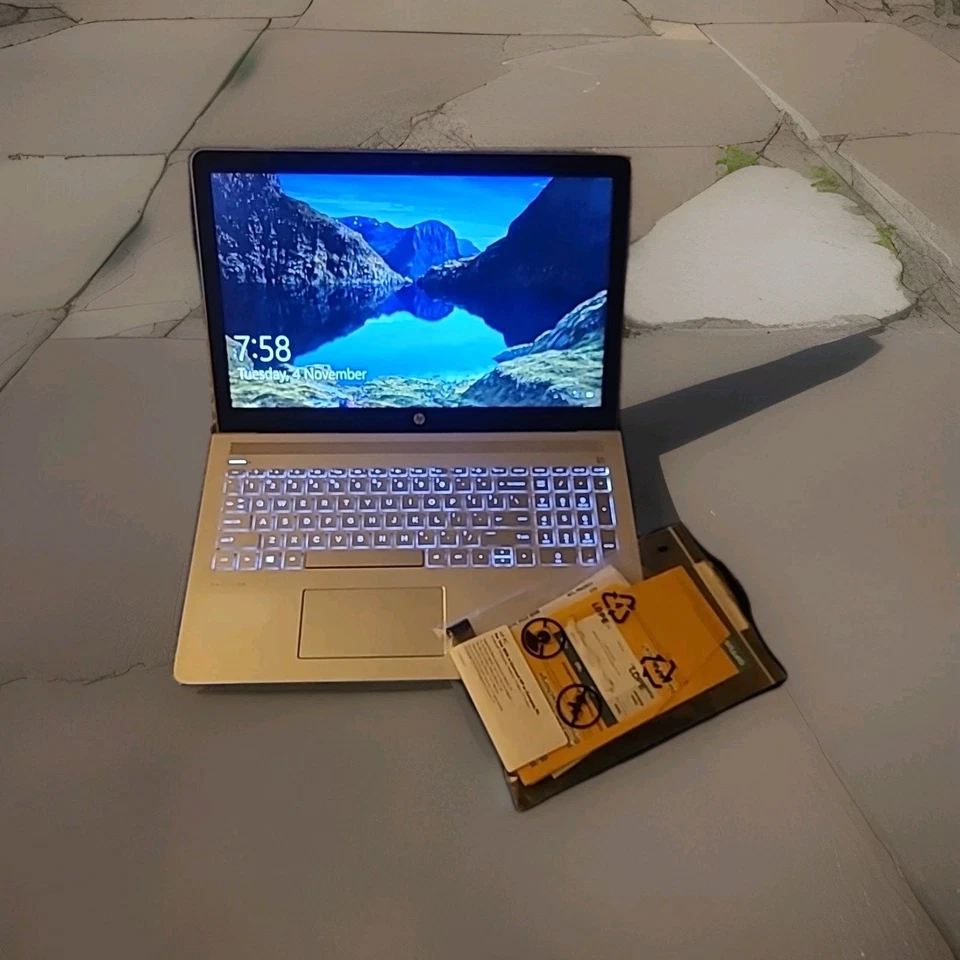 Hewlett Packard Pavilion AMD A9 R5 Laptop 15.6 inch Screen. Excellent condition. - image 2 of 4