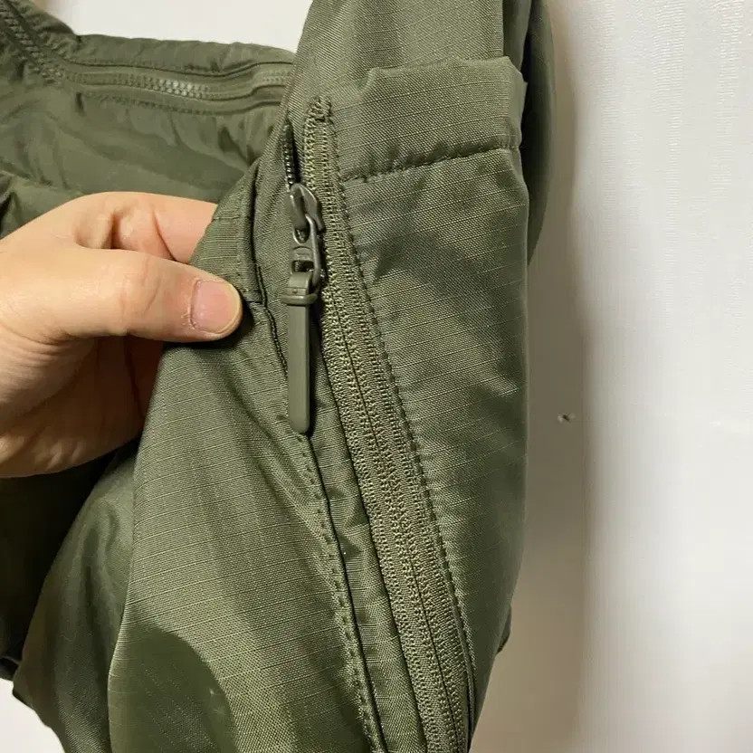 Uniqlo Porter Mash Crossbody Bag Khaki thumbnail 2