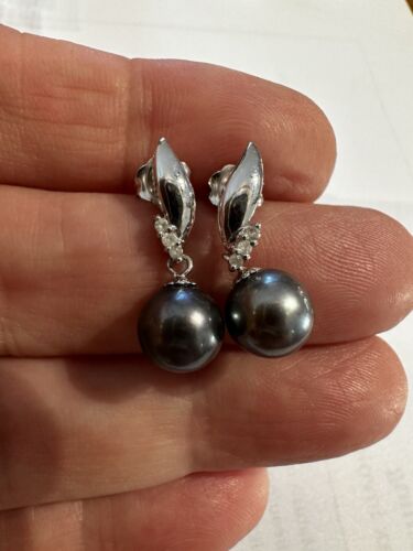Lovey 18ct White Gold Diamond & Black Pearl Earrings Stud Drop 2.3cm 3g - Picture 2 of 5