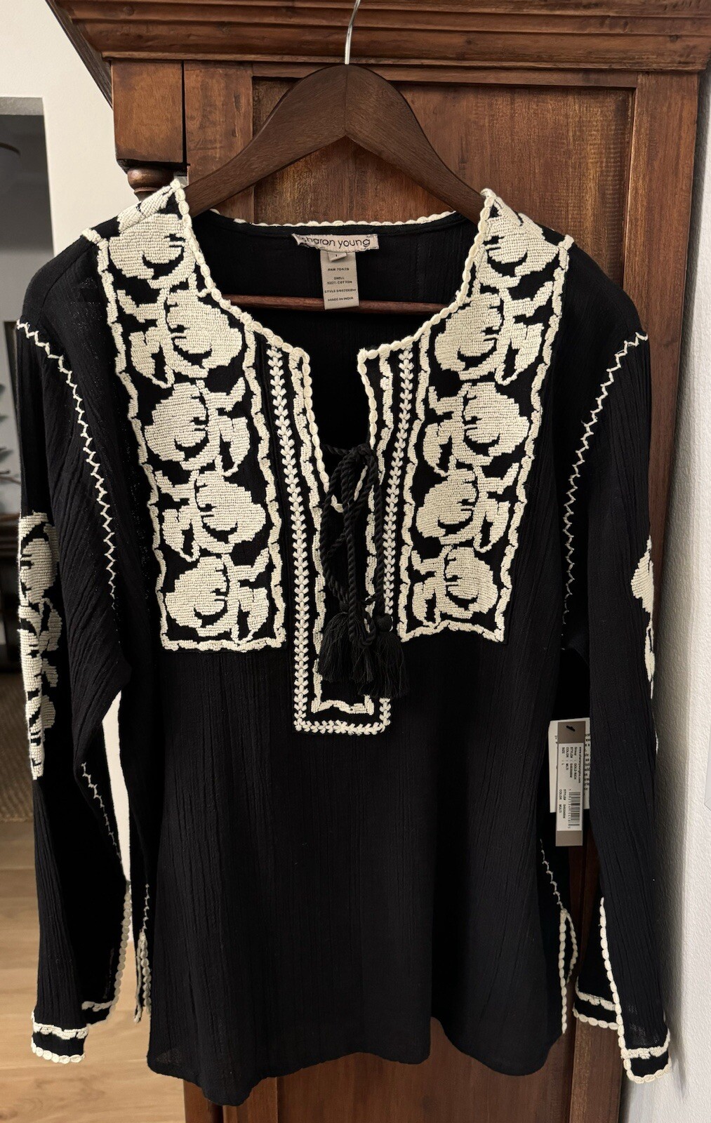 Sharon Young Women’s New Large Top Black White Floral Embroidered 100% Cotton