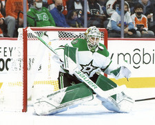 Jake Oettinger Dallas Stars UNSIGNED 8x10 Photo (A)