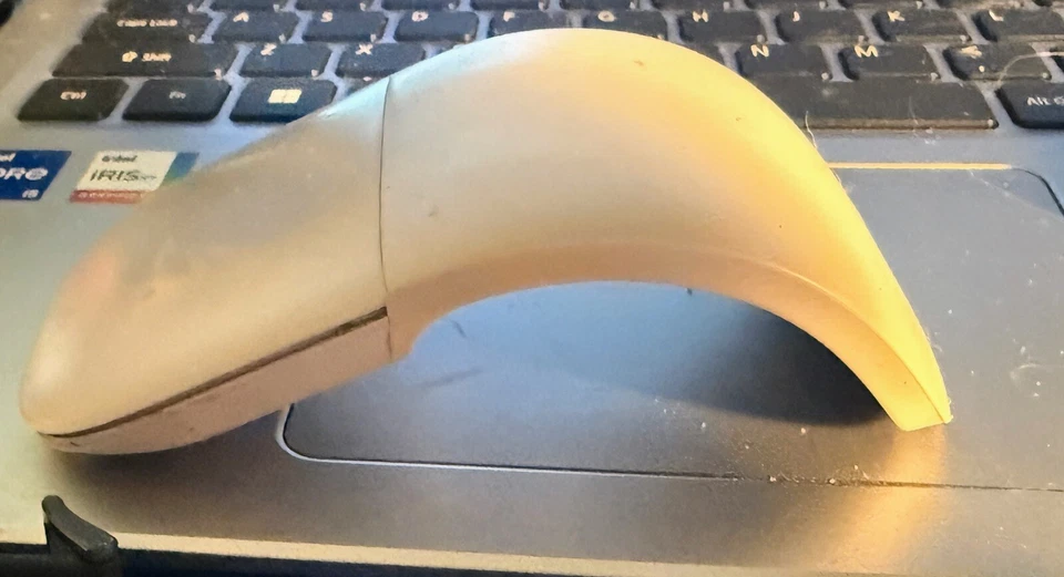 Microsoft Bluetooth Surface Arc Mouse, Light Grey - CZV-00001 - Image 3 of 4