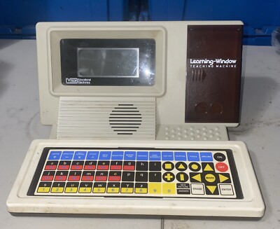 Vtech Learning Window Talking Teaching Machine 1985 Powers on. no cartridges.