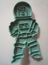 VINTAGE SPACEMAN ASTRONAUT COOKIE CUTTER STANLEY HOME PRODUCTS