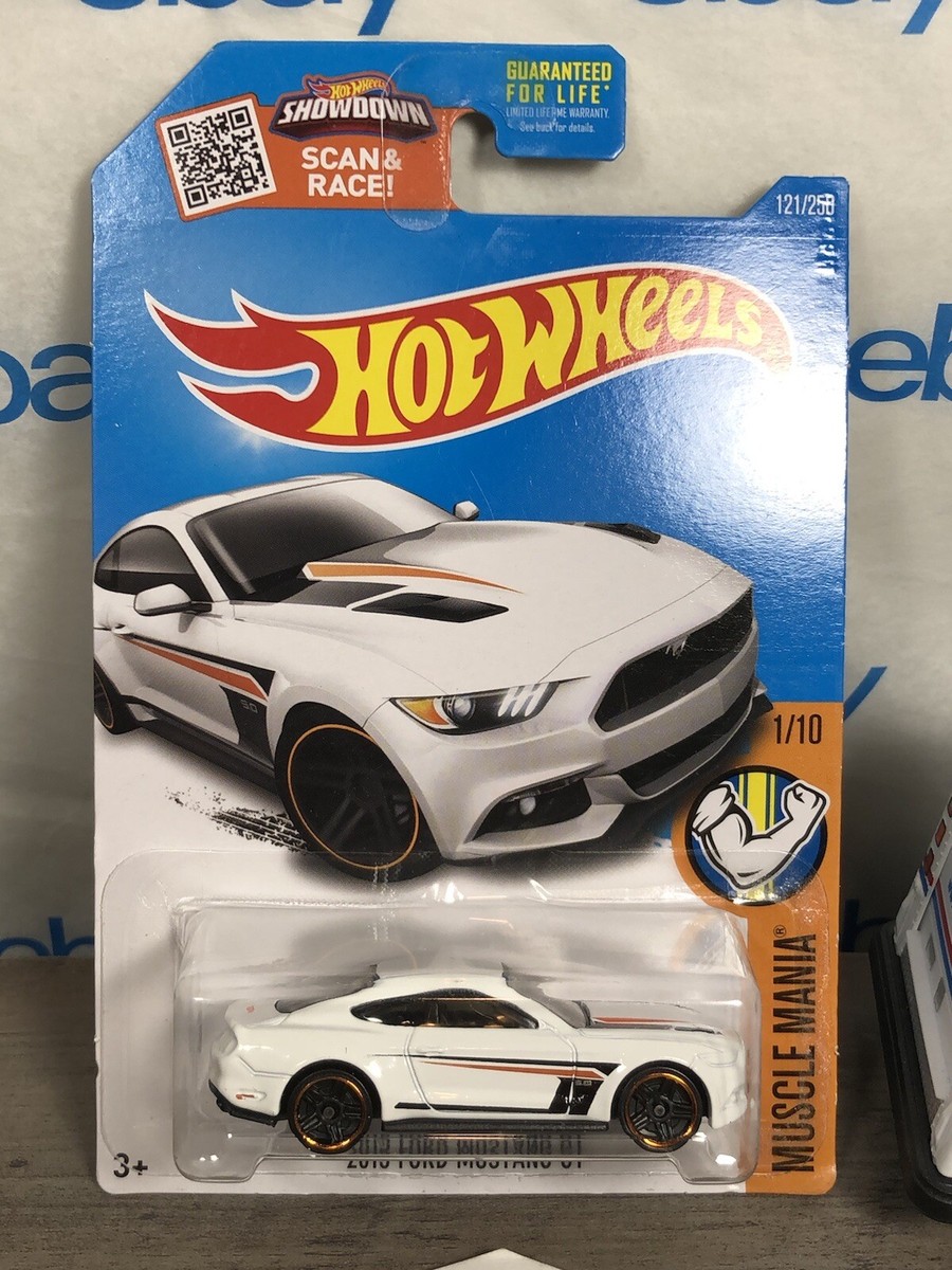 2015 FORD MUSTANG GT #121 white Muscle Mania - 2016 Hot Wheels A9