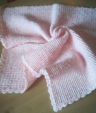 COPERTINA DA CARROZZINA/CULLA  ALL'UNCINETTO, COLORE ROSA, 72X77cm, MISTO LANA