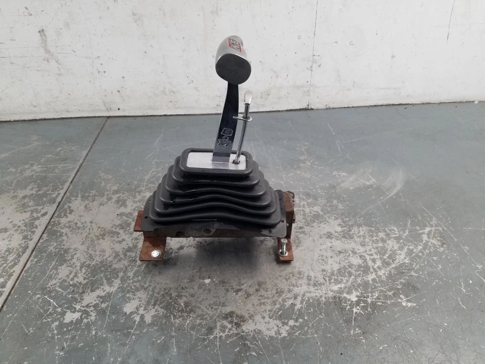 1979 Chevy Camaro Z28 B&M Auto Trans MegaShifter - 4L60 #5104 K3 - Image 4 of 4