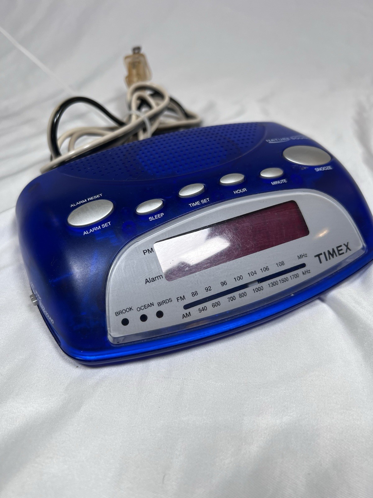 Timex T235DL Translucent Blue Alarm Clock Radio No Battery Cover TESTED