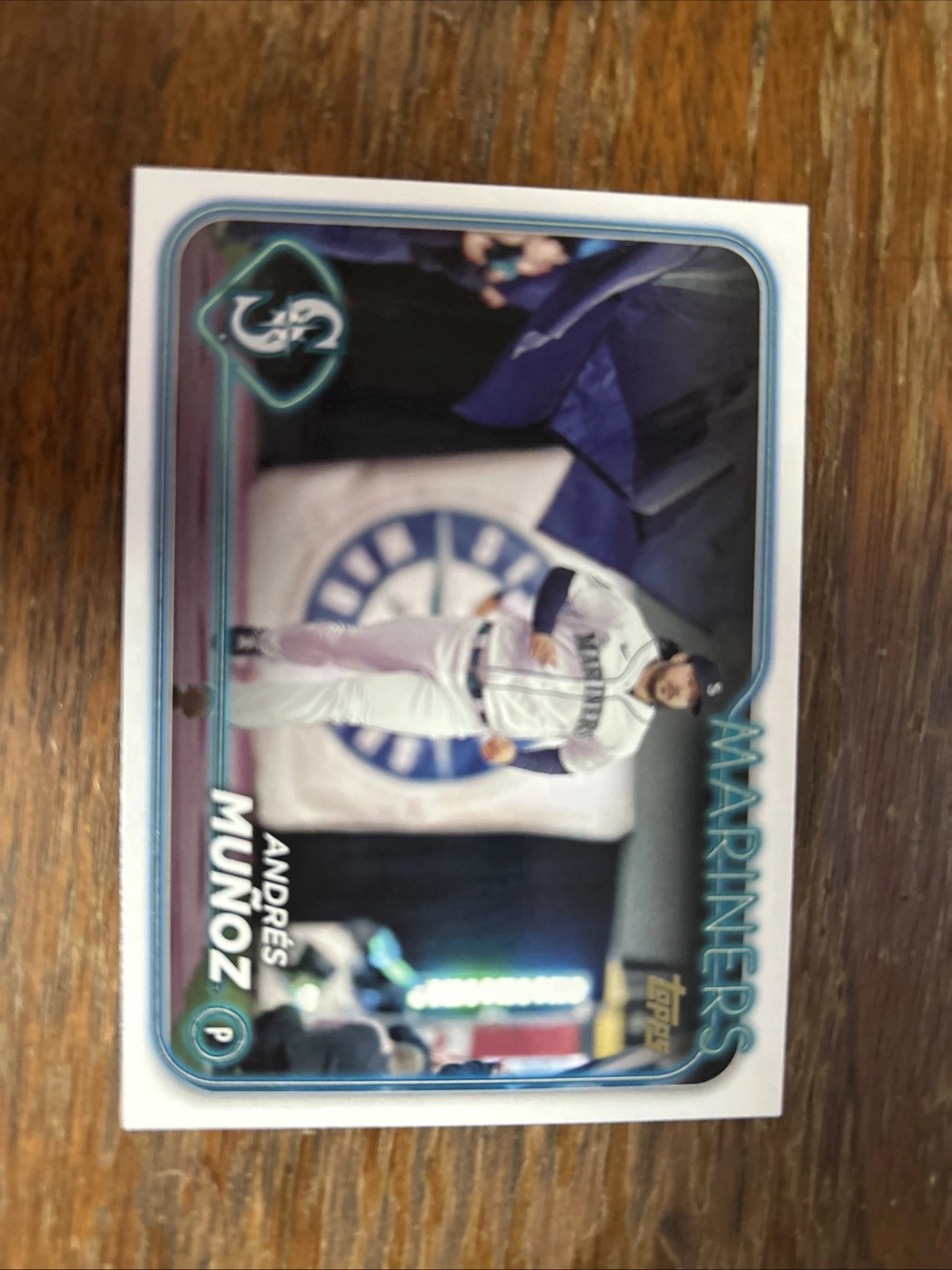 2024 Topps Series 2 - Golden Mirror Image Variation #488 Andres Munoz