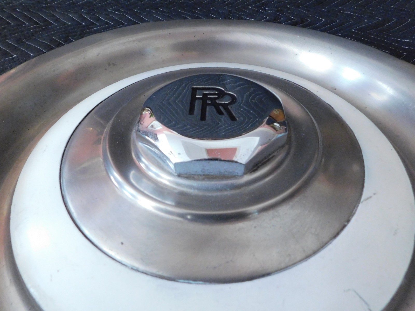 ROLLS ROYCE  WHEEL COVER HUBCAP HUB CAP - SEE VIDEO