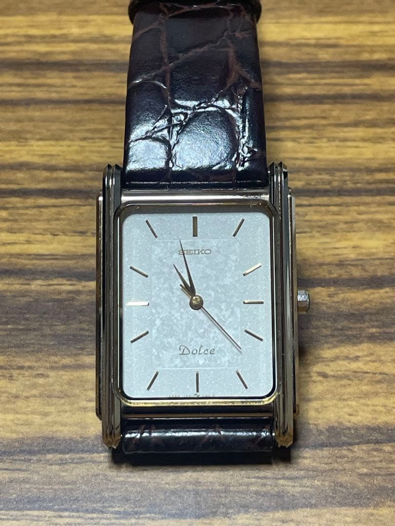 New DOLCE Excellent SEIKO Watch Quartz Battery Condition - VintageWatches.PK New DOLCE Excellent SEIKO Watch Quartz Battery Condition - vintagewatches.pk