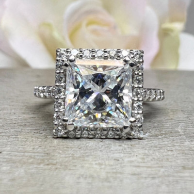 3,21 kt Prinzessin Brillant Moissanit Halo Verlobungsring 14 K Weißgold vergoldet