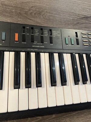 【動作品】YAMAHA レトロ シンセサイザー PSR-11 VINTAGE YAMAHA PSR-11 KEYBOARD 49 FULL SIZE KEYS - Keyboard