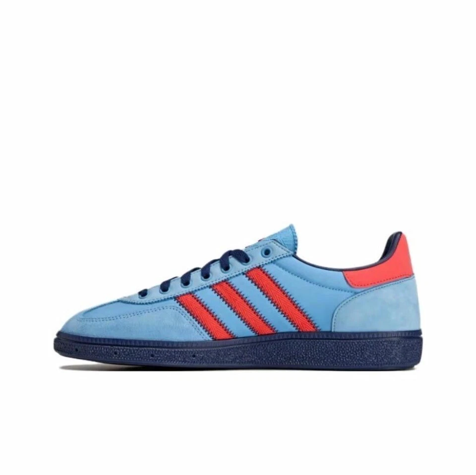 C.P. Company × Adidas Originales Manchester Spezial Azul Claro IH3312 Foto 4 de 4